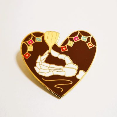 Beli Pins enamel keras dengan emas dan tiang ganda online manufacture