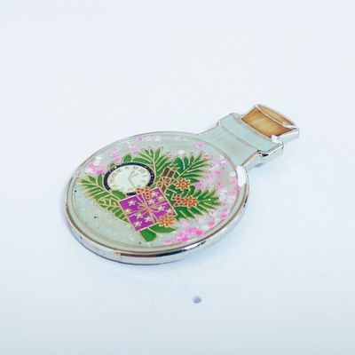 kaufen Glitzer-Parfümflasche aus Eisen, spezielle weiche Emaillpins mit Epoxydom und Metallkupplung. online manufacture