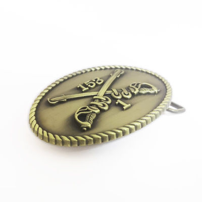 comprar Cinturón de metal fundido de aleación de zinc de forma ovalada con sable cruzado para regimientos de caballería online manufacture