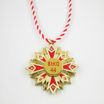 Buy 3 Parts Assembled Metal Carnival Medallion Diecasting Soft Enamel With Epoxy Colors online manufacture