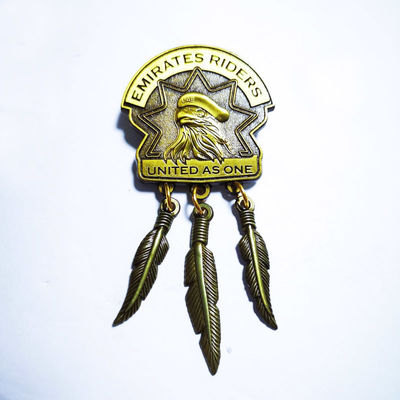 Stile EAU 3D pressofusione Antica Custom Metal Lapel Pins Lega di zinco con pendenti foglia