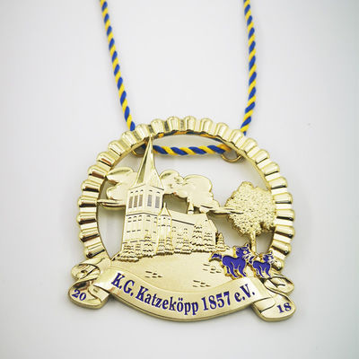 Goldplattierte Karnevalssitzung Medaille mit kompliziertem 3D-Design und Kabel