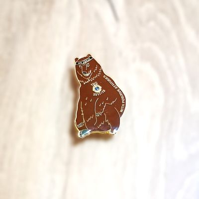 鉄印の熊形 柔らかいエナメル色 エポキシで覆われたライオンズクラブサービス ラペルピン